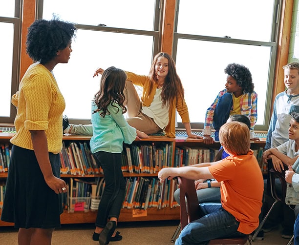Teacher Students Classroom Discussion